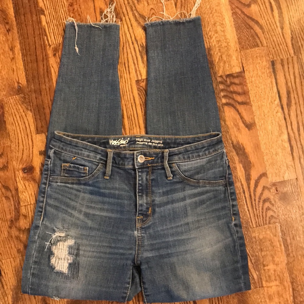 Mossimo High Rise Distressed Jegging